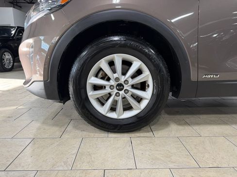 Used 2019 Kia Sorento AWD image 32