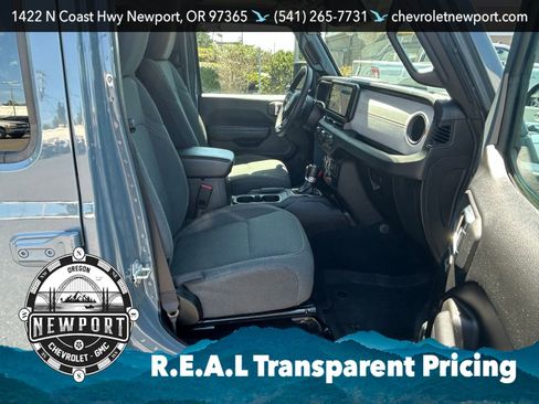 Used 2024 Jeep Wrangler Unlimited AWD/4WD image 33