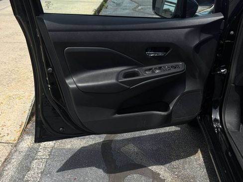 Used 2025 Nissan Versa SV FWD image 20