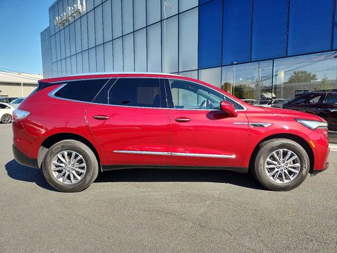 Used 2023 Buick Enclave Essence FWD image 7
