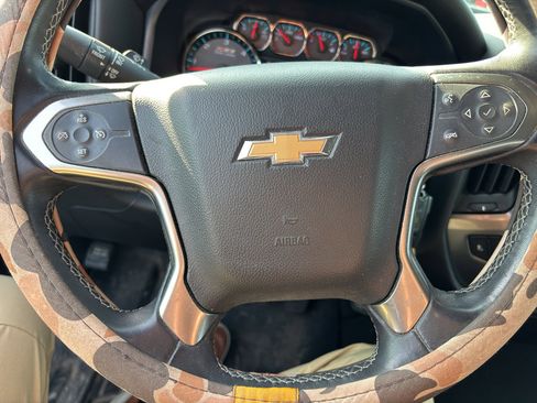 Used 2018 Chevrolet Silverado 1500 LT w/ Redline Edition image 8