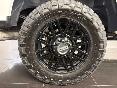 Used 2022 Ford F250 Lariat w/ Black Appearance Package AWD/4WD image 7
