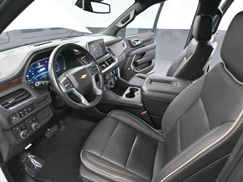 Used 2023 Chevrolet Suburban Premier image 27