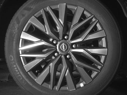 Used 2025 Nissan Altima 2.5 SV FWD image 15