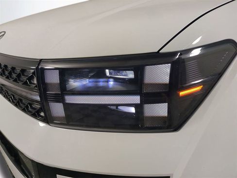Used 2025 Hyundai Santa Fe Calligraphy AWD/4WD image 10