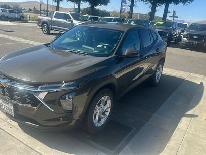 Used 2024 Chevrolet Trax LS w/ LS Convenience Package