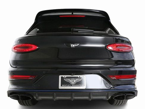 Used 2025 Bentley Bentayga image 12