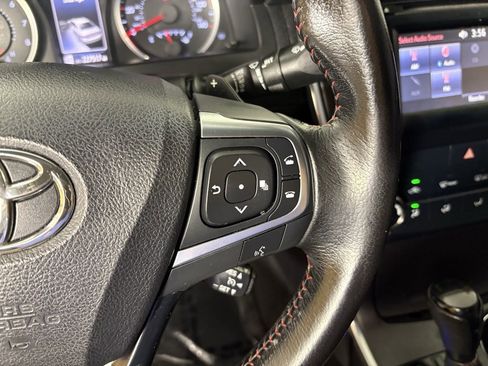 Used 2016 Toyota Camry SE image 20