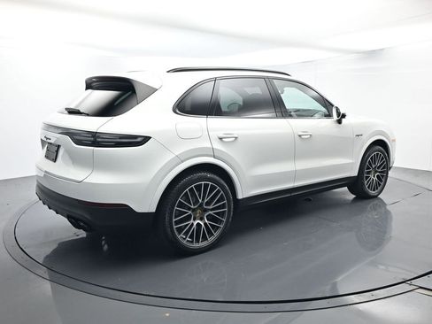 Certified 2023 Porsche Cayenne Platinum Edition AWD/4WD image 15