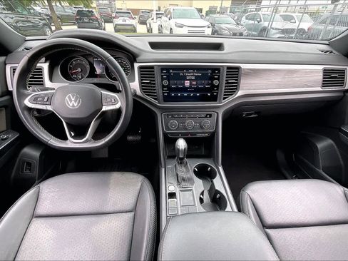 Used 2021 Volkswagen Atlas Cross Sport SE image 13