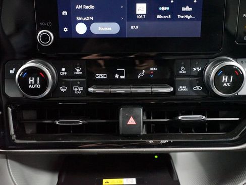 Certified 2023 Toyota Highlander XLE image 21