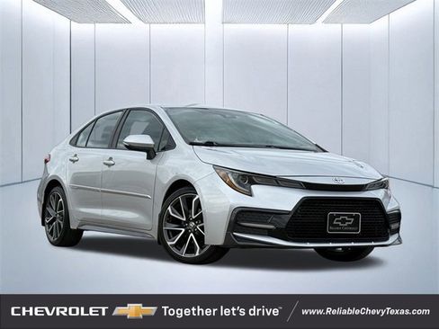 Used 2020 Toyota Corolla SE image 1