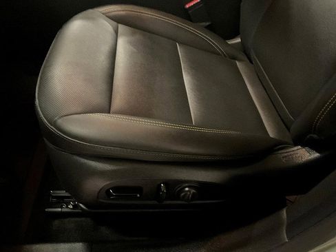 Used 2024 Chevrolet Trax ACTIV w/ Sunroof Package image 16