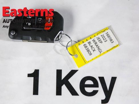 Used 2023 Jeep Wrangler Unlimited w/ Dual Top Group image 28