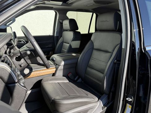 Used 2019 GMC Yukon Denali w/ Denali Ultimate Package image 13