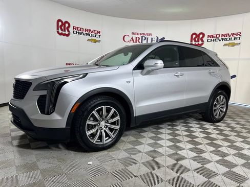 Used 2022 Cadillac XT4 Sport w/ Enhanced Visibility Package FWD image 3