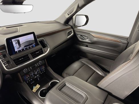 Used 2024 Chevrolet Suburban High Country image 24