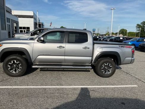 Used 2021 Toyota Tacoma TRD Off-Road AWD/4WD image 4