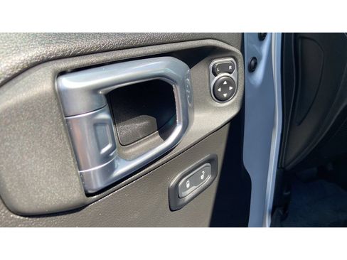 Used 2023 Jeep Gladiator Sport AWD/4WD image 12