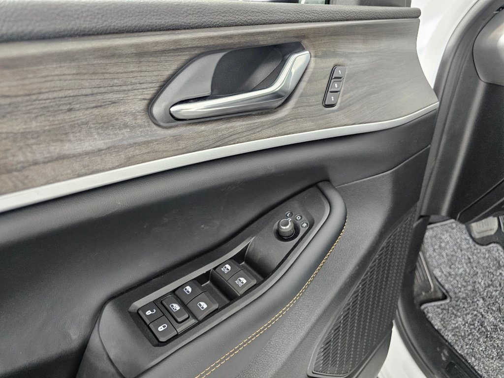 New 2026 Jeep Grand Cherokee Limited AWD/4WD image 21