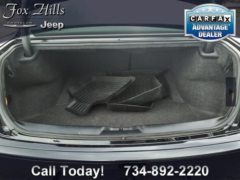 Used 2018 Chrysler 300 S AWD/4WD image 10