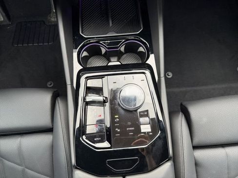 Used 2024 BMW 540i xDrive w/ Premium Package image 21