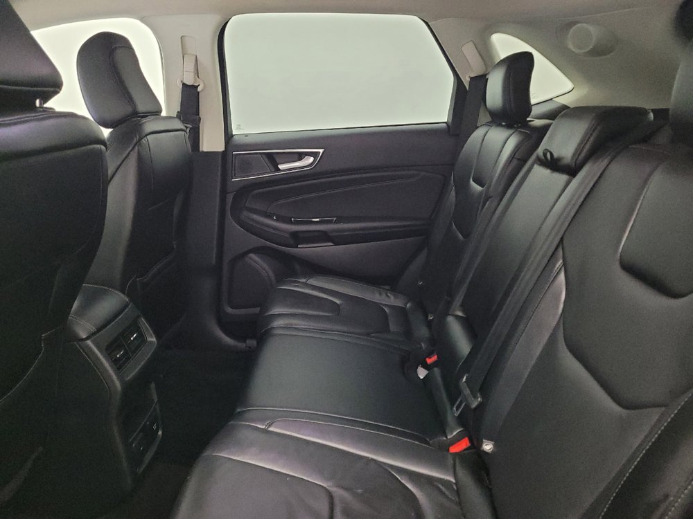 Used 2020 Ford Edge Titanium AWD/4WD image 18