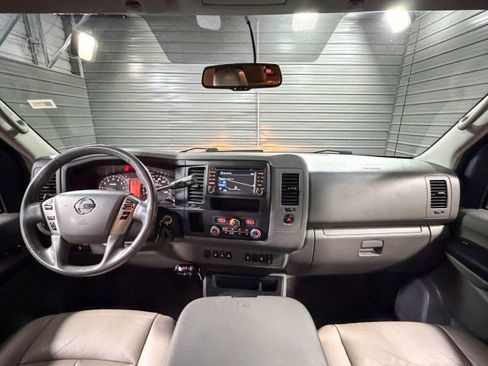 Used 2019 Nissan NV 3500 SL image 17