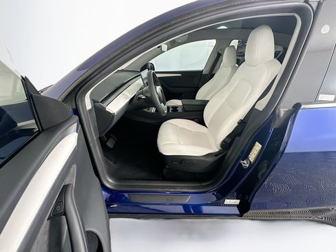 Used 2024 Tesla Model Y Long Range AWD/4WD image 13