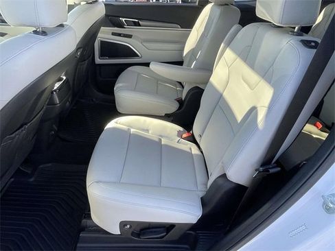 Used 2021 Kia Telluride S image 12