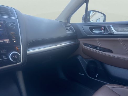 Used 2019 Subaru Outback 2.5i Touring image 18