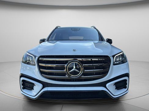 Used 2026 Mercedes-Benz GLS 580 4MATIC image 7