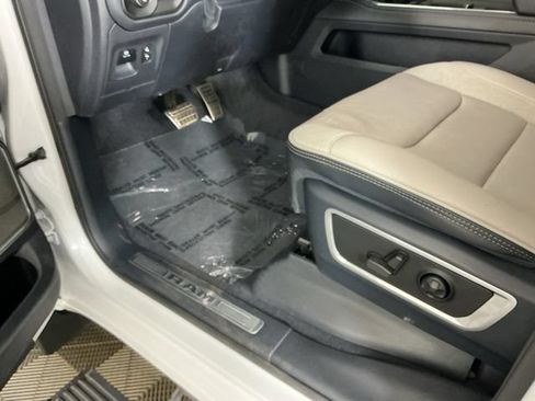 Used 2022 RAM 1500 Limited AWD/4WD image 17