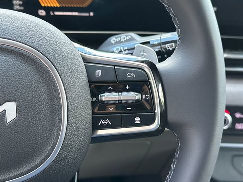 New 2026 Kia Carnival EX FWD image 18