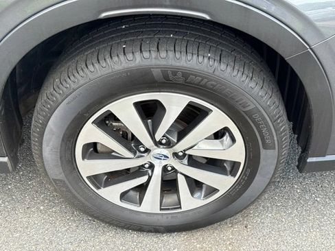 Used 2022 Subaru Outback Premium AWD/4WD image 28