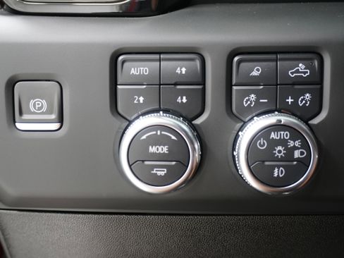 Used 2024 GMC Sierra 2500 AT4 w/ AT4 Preferred Package AWD/4WD image 27