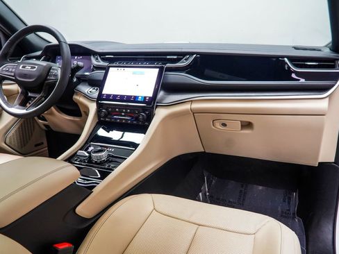 Used 2022 Jeep Grand Cherokee Limited 4xe w/ Luxury Tech Group II image 16