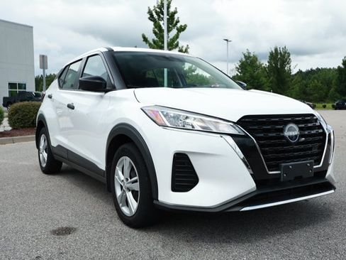 Used 2024 Nissan Kicks S FWD image 3