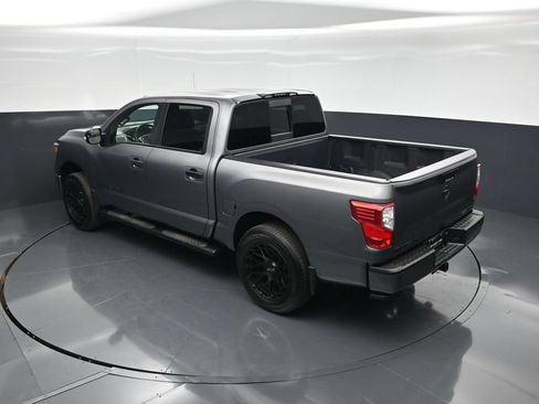 Used 2019 Nissan Titan SV w/ SV Convenience Package RWD image 43