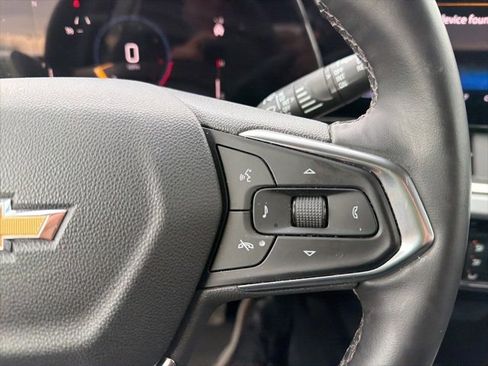 Used 2025 Chevrolet Trax LT w/ LT Convenience Package image 40