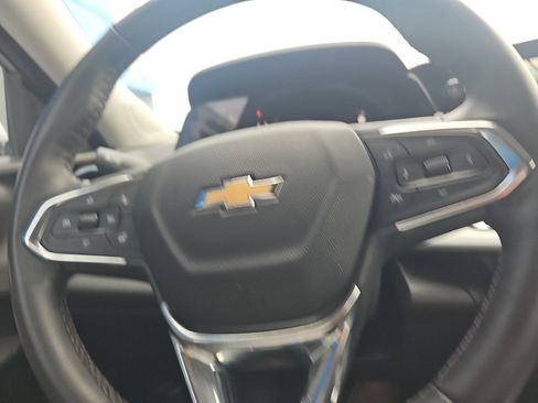 Used 2025 Chevrolet Trax LT w/ LT Convenience Package FWD image 16