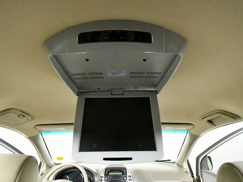 Used 2008 Toyota Sienna Sienna Passenger Van image 6