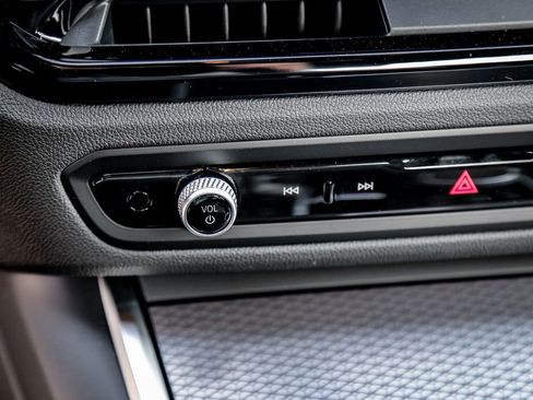 New 2026 BMW 330i xDrive Sedan w/ M Sport Package image 18