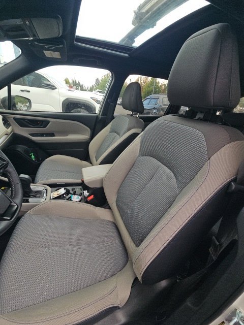 Used 2025 Subaru Forester Premium AWD/4WD image 5