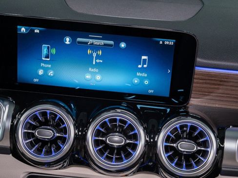 New 2026 Mercedes-Benz GLB 250 4MATIC image 19