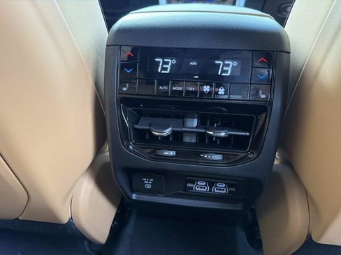 Used 2025 Jeep Grand Cherokee Summit w/ Obsidian Package AWD/4WD image 23