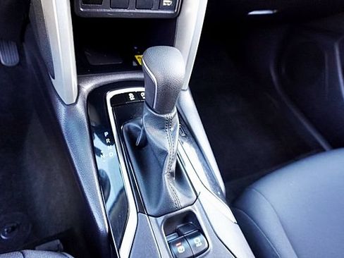 Used 2022 Toyota Corolla Cross LE FWD image 31