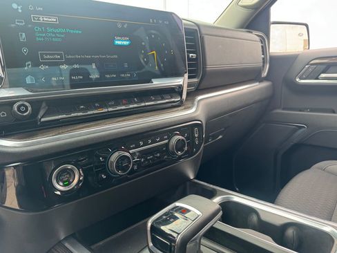 Used 2023 Chevrolet Silverado 1500 LT Trail Boss AWD/4WD image 17