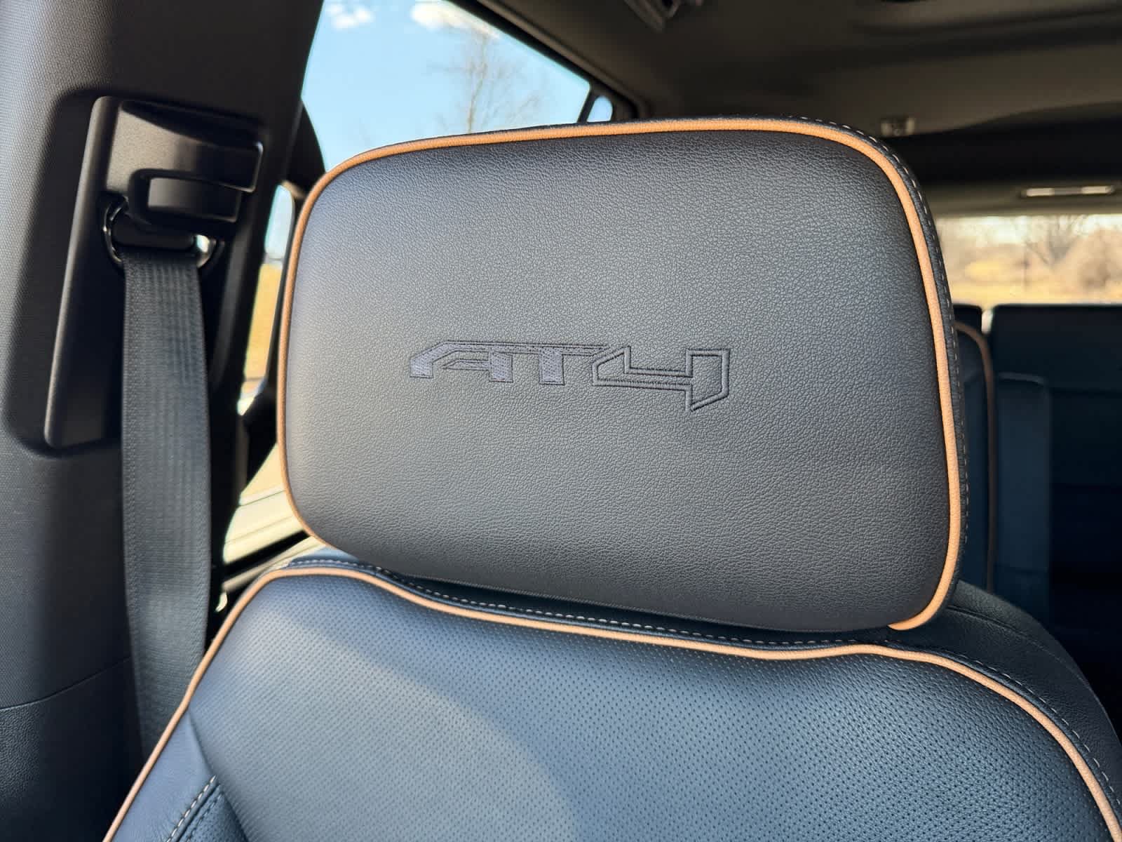Used 2023 GMC Yukon AT4 w/ AT4 Premium Package AWD/4WD image 57