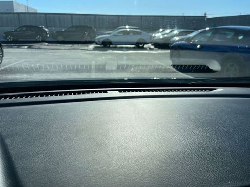 Used 2025 Nissan Versa SV image 17